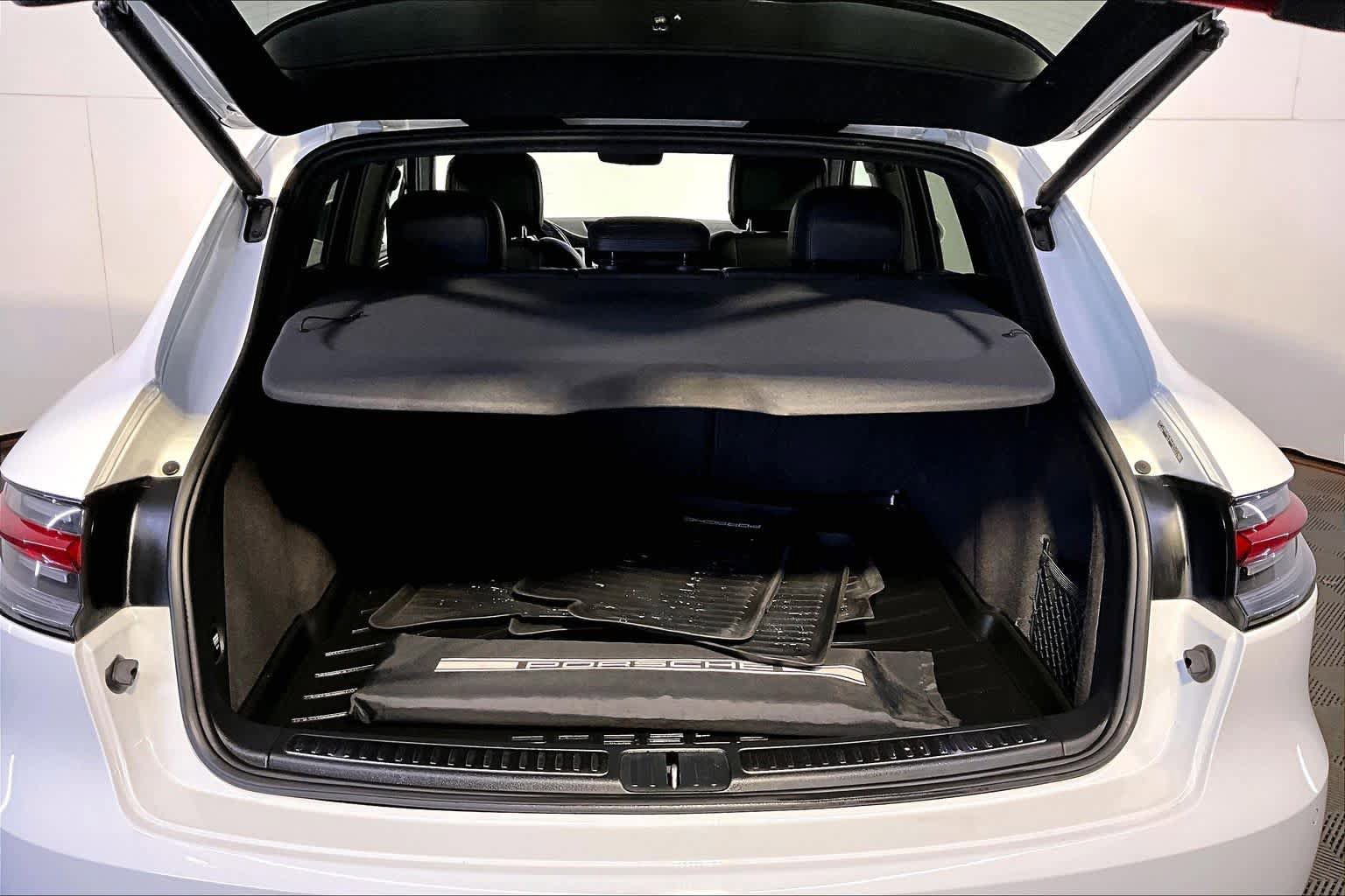 Used 2020 Porsche Macan S AWD/4WD image 36