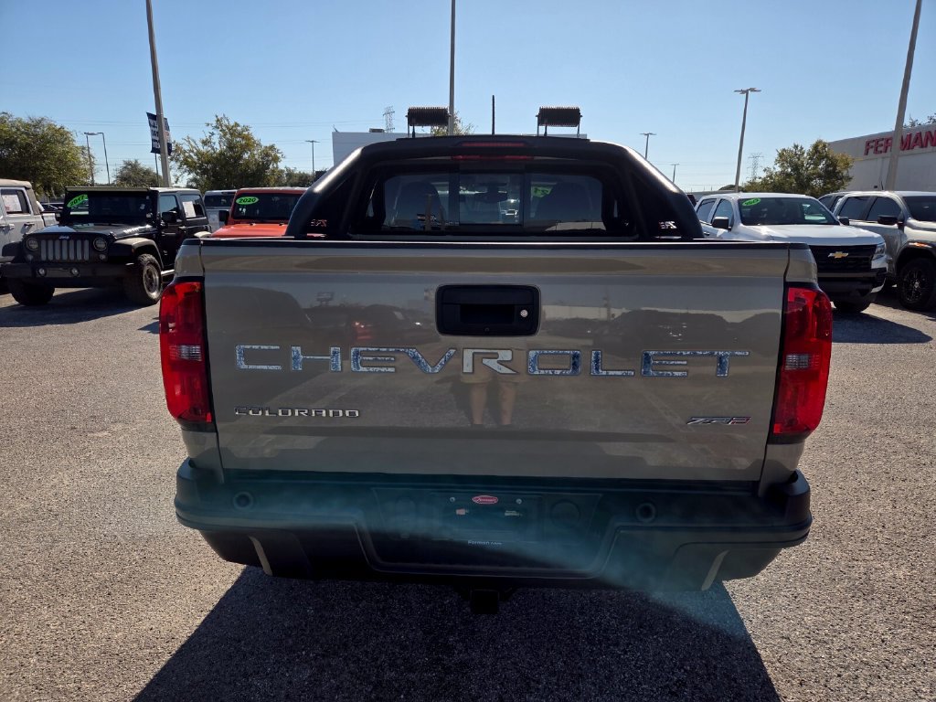 Used 2021 Chevrolet Colorado ZR2 w/ ZR2 Dusk Special Edition AWD/4WD image 13