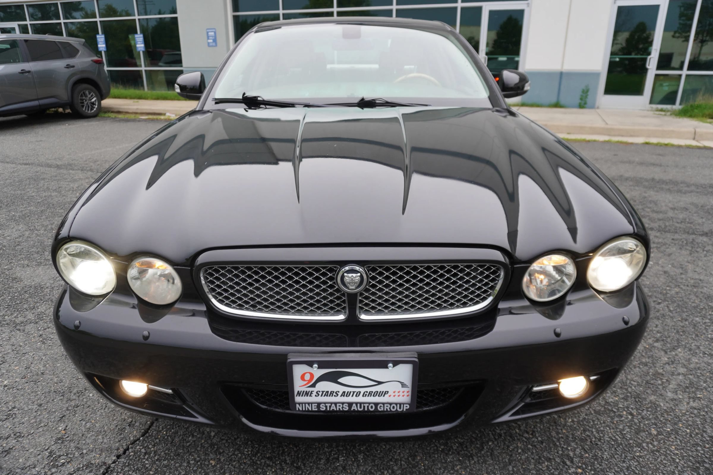 Used 2008 Jaguar XJ8 RWD image 2