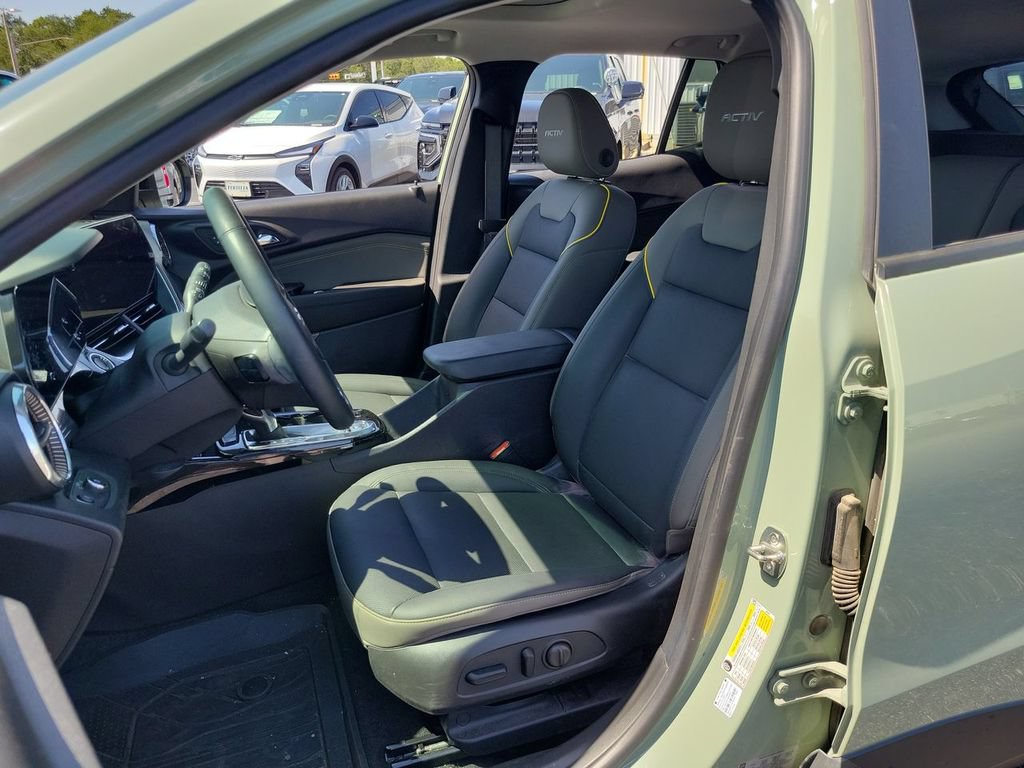 Used 2024 Chevrolet Trax ACTIV w/ Sunroof Package FWD image 19