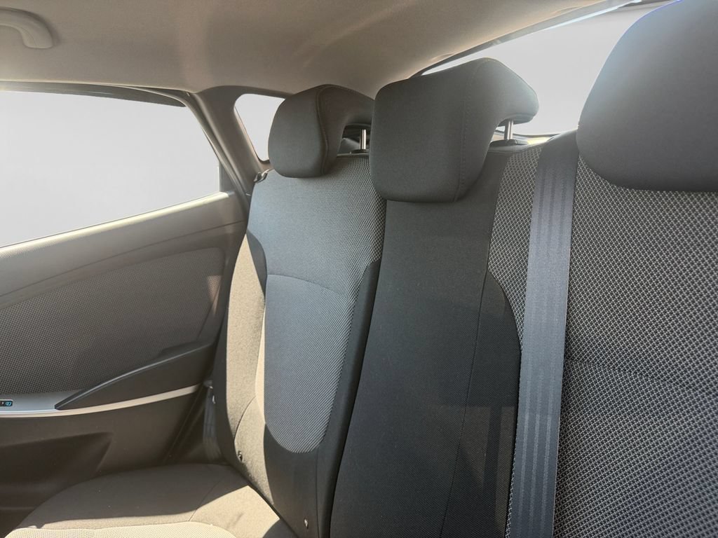Used 2014 Hyundai Accent GS FWD image 30