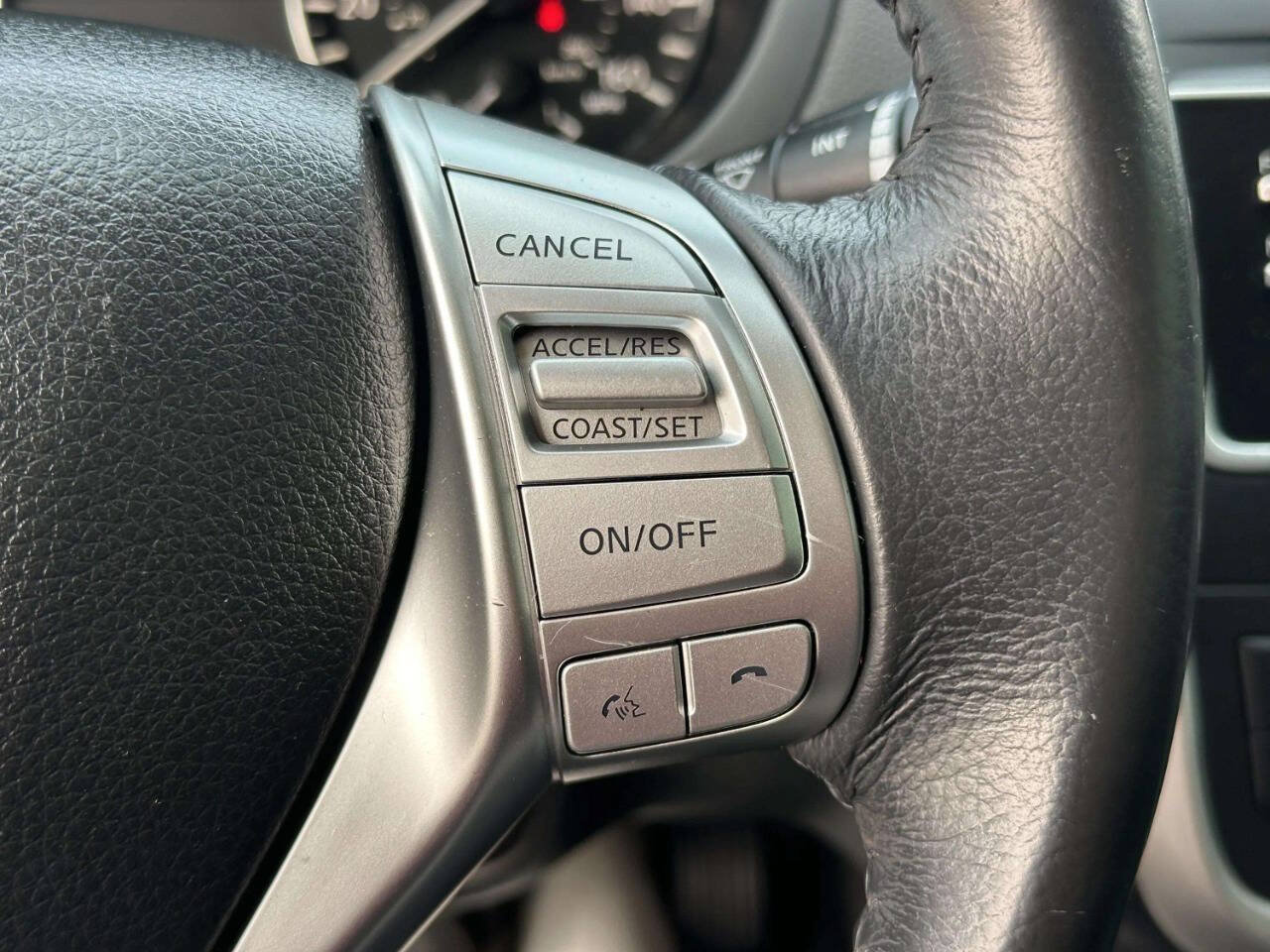 Used 2016 Nissan Altima 2.5 SV FWD image 25