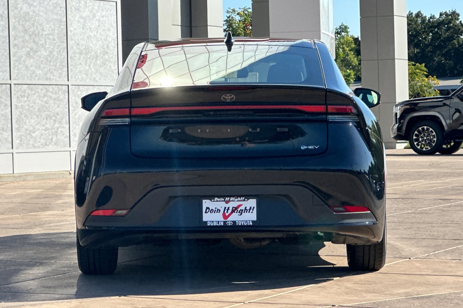 Certified 2025 Toyota Prius LE AWD/4WD image 6