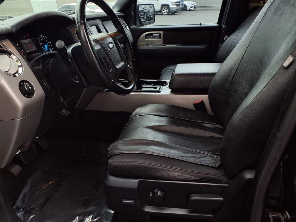 Used 2017 Ford Expedition XLT image 15