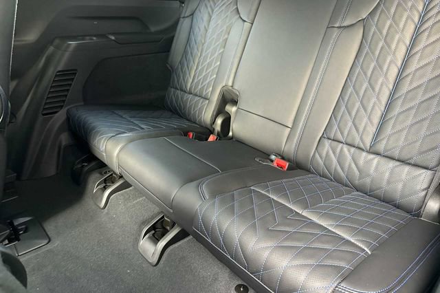 New 2026 Cadillac Escalade IQ Sport 1 w/ LPO, ONYX Package image 16