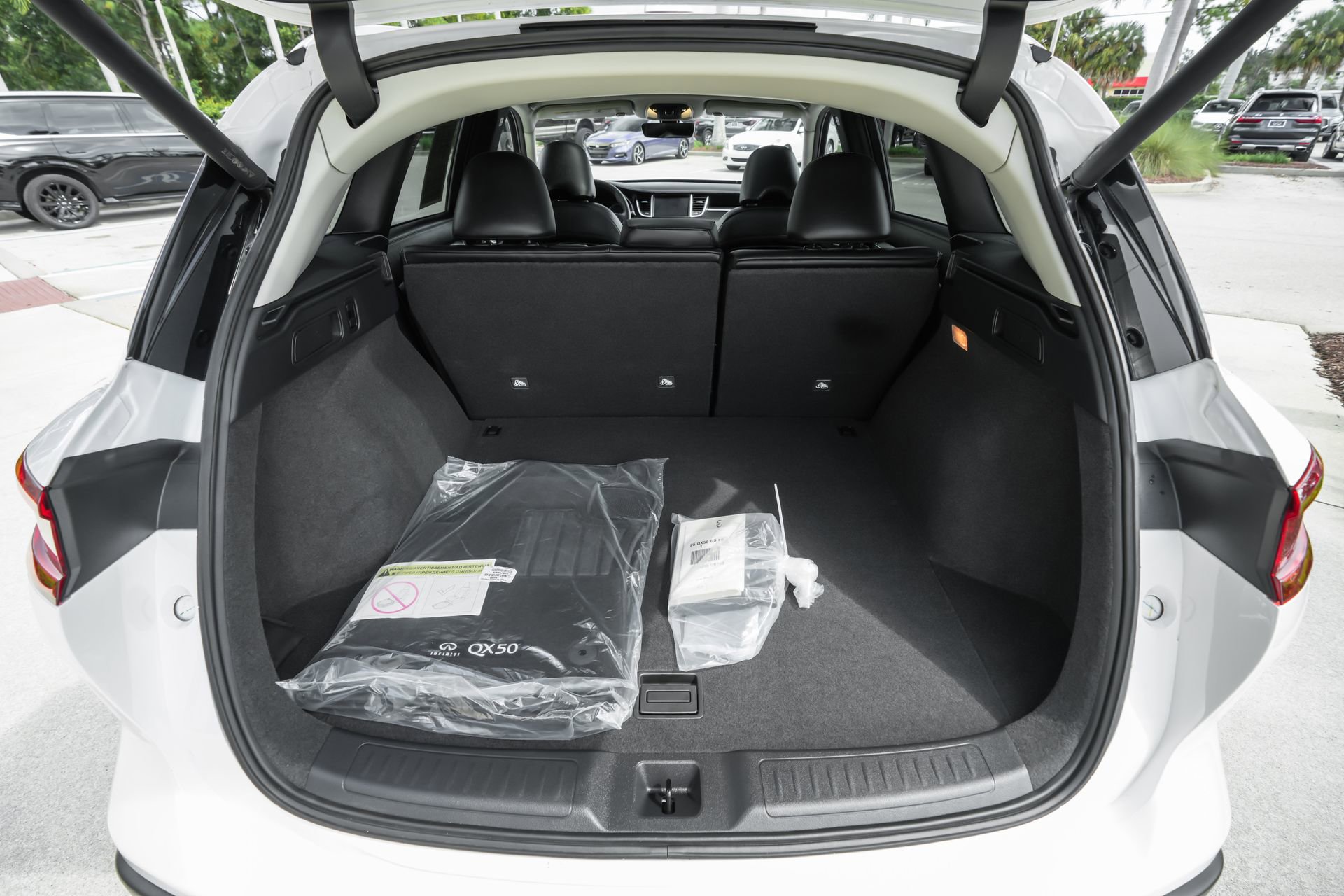 Used 2025 INFINITI QX50 Luxe image 38