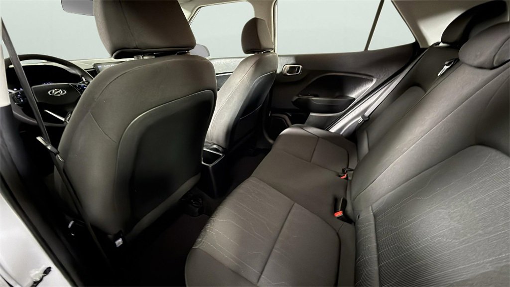 Used 2022 Hyundai Venue SE image 28