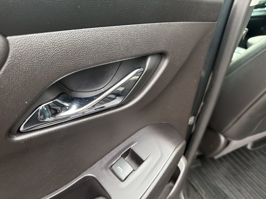 Used 2019 Chevrolet Traverse RS image 26