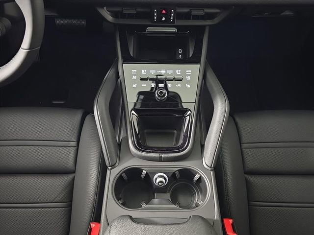 Certified 2026 Porsche Cayenne Coupe image 22