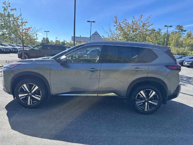 Used 2021 Nissan Rogue SL AWD/4WD image 2