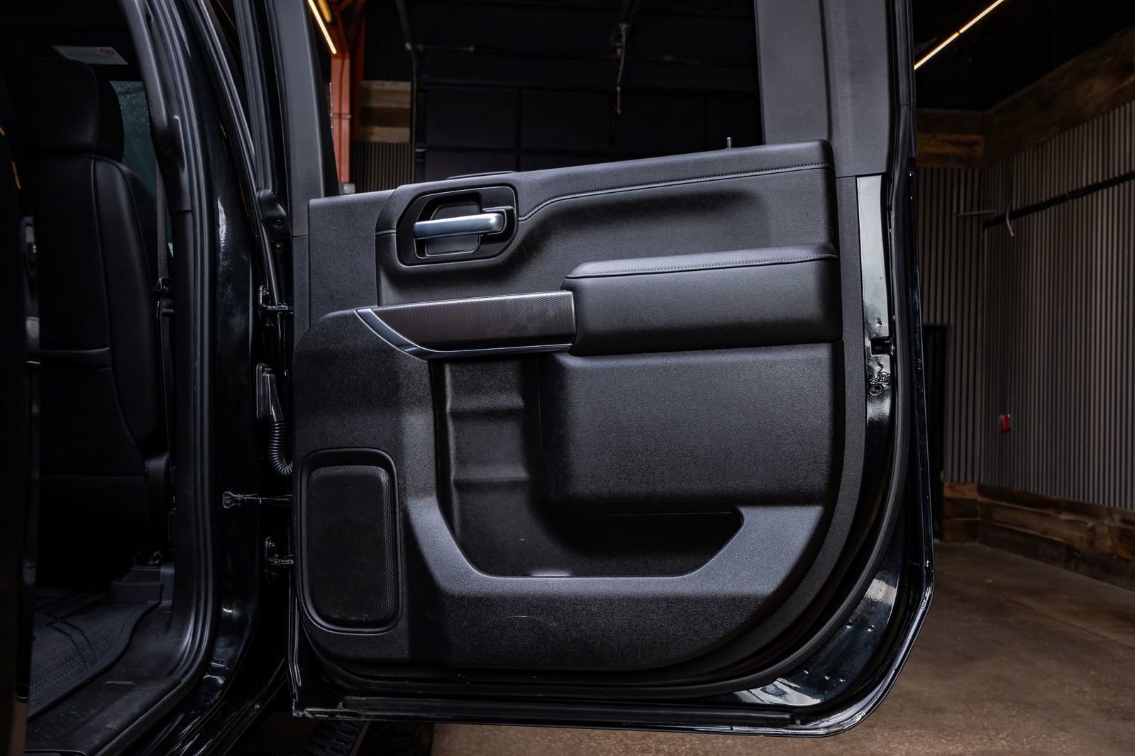 Used 2021 Chevrolet Silverado 2500 LTZ w/ Carhartt Edition AWD/4WD image 34
