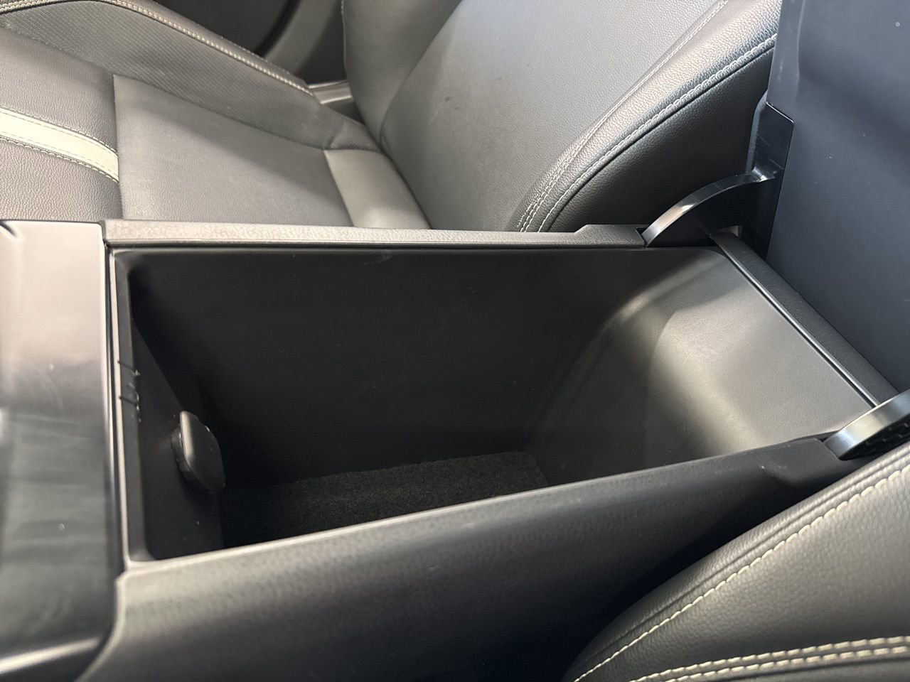 Used 2025 Toyota Camry SE w/ Convenience Package image 29