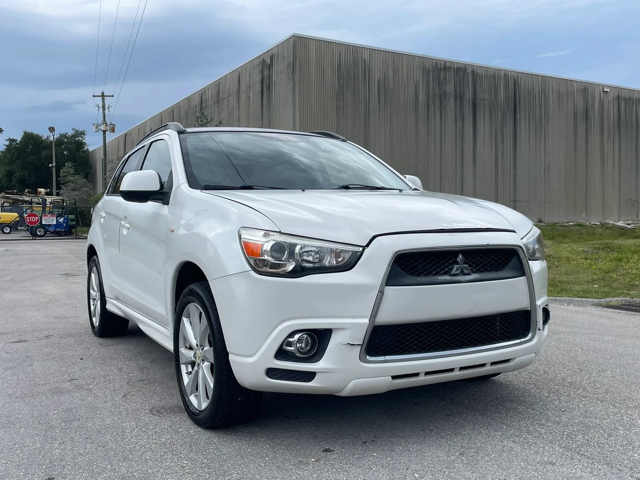 Used 2012 Mitsubishi Outlander Sport SE FWD image 3