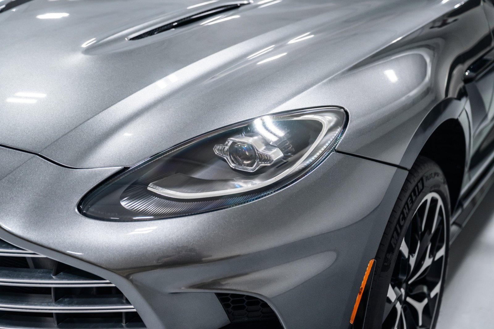 Used 2023 Aston Martin DBX 707 image 35