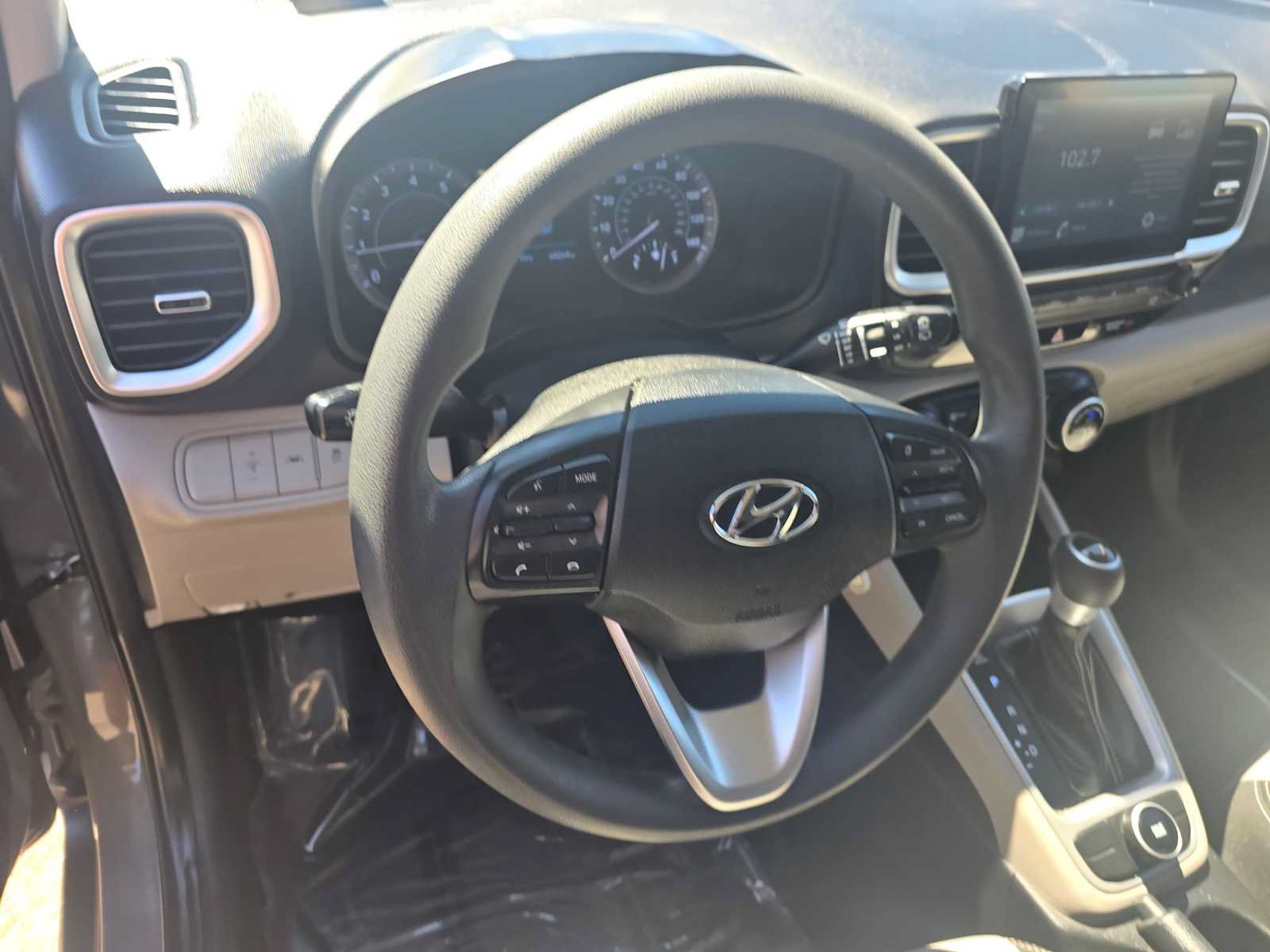 Used 2020 Hyundai Venue SEL FWD image 23