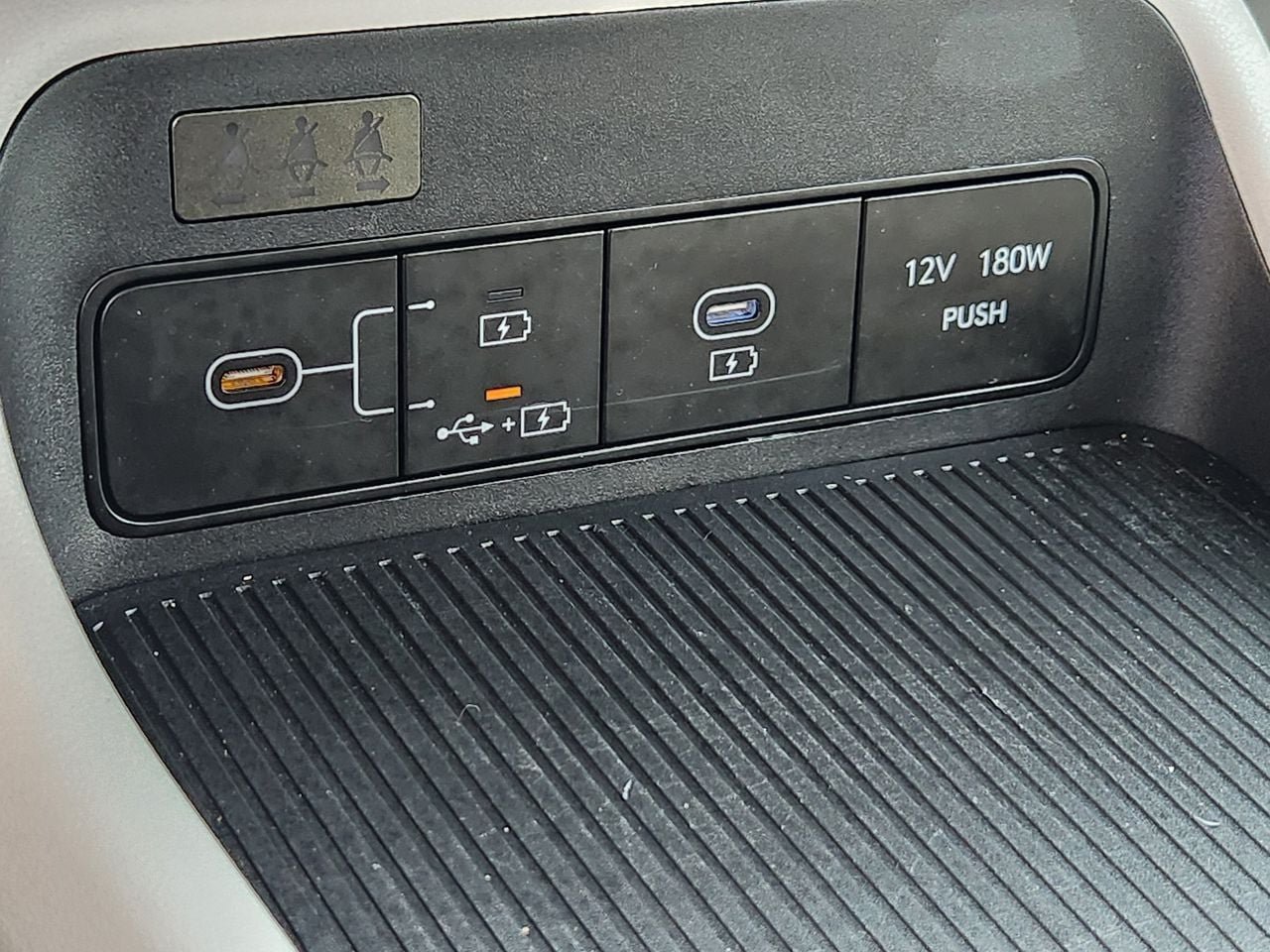 Used 2025 Hyundai Kona SEL FWD image 17