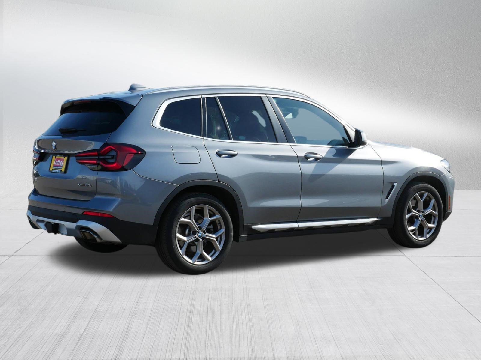 Used 2024 BMW X3 xDrive30i w/ Premium Package w/ZPA image 7