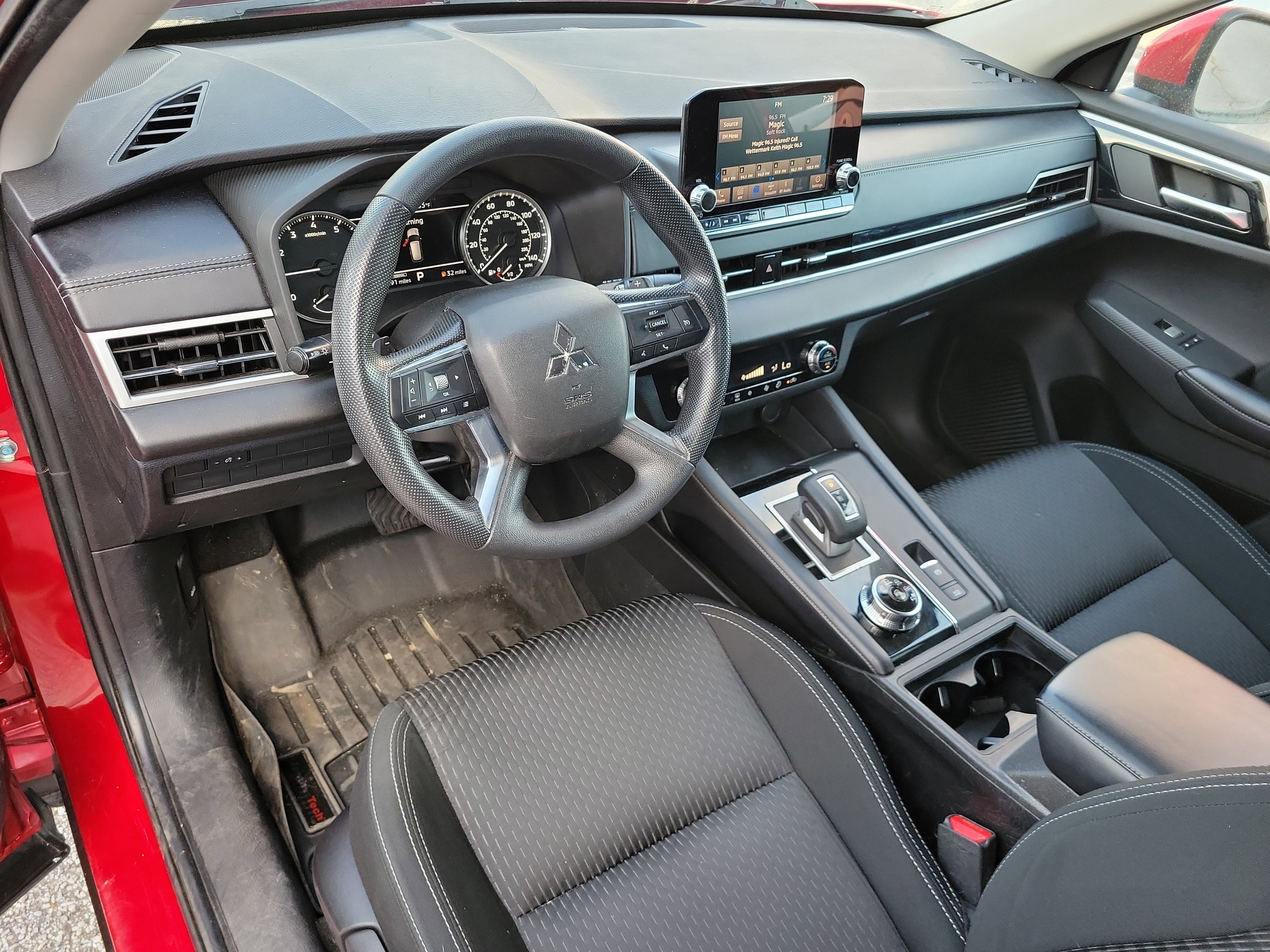 Used 2022 Mitsubishi Outlander ES image 8