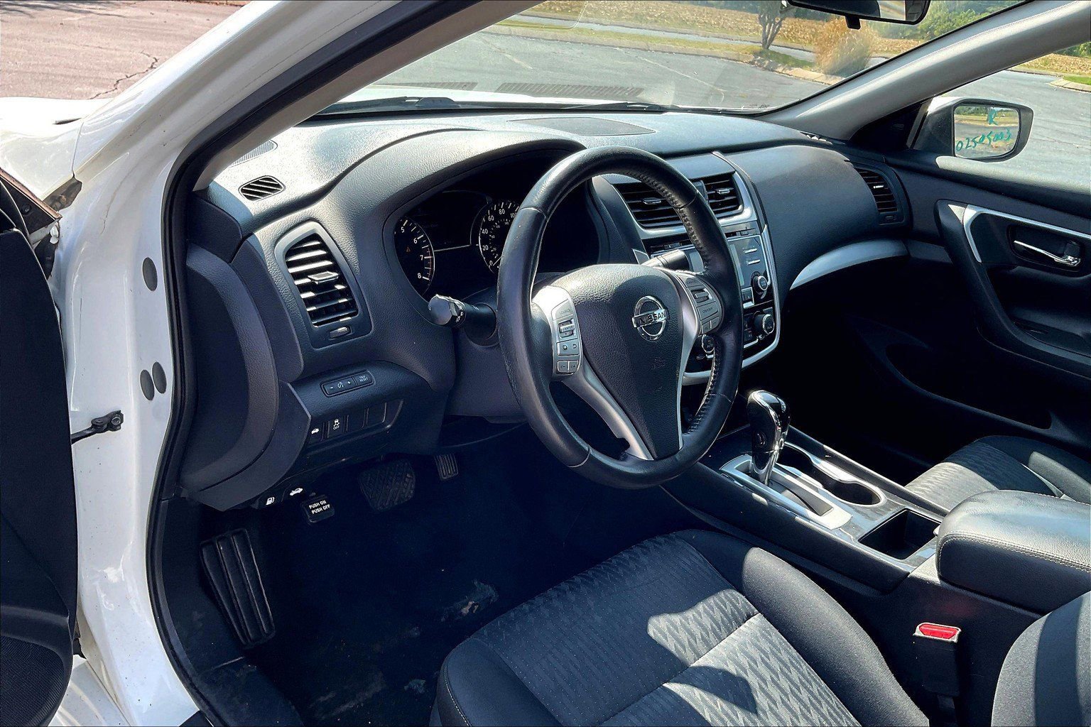 Used 2018 Nissan Altima 2.5 SV image 16