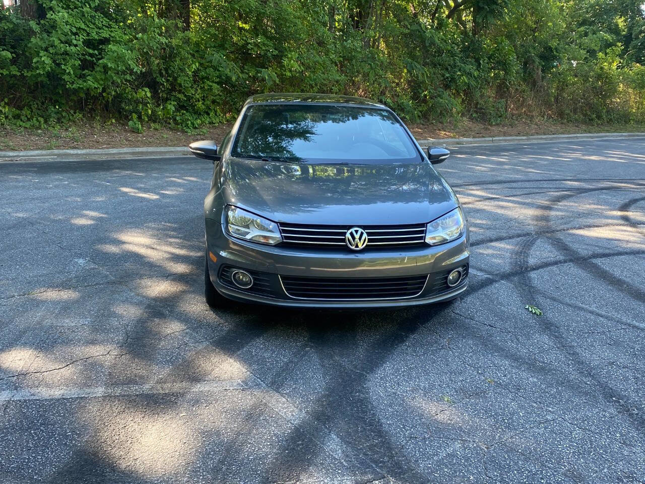 Used 2013 Volkswagen Eos FWD image 2