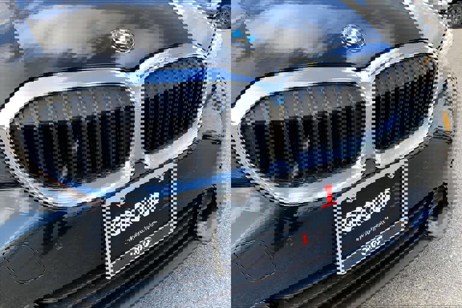 Used 2019 BMW 330i Sedan w/ Driving Assistance Package image 28