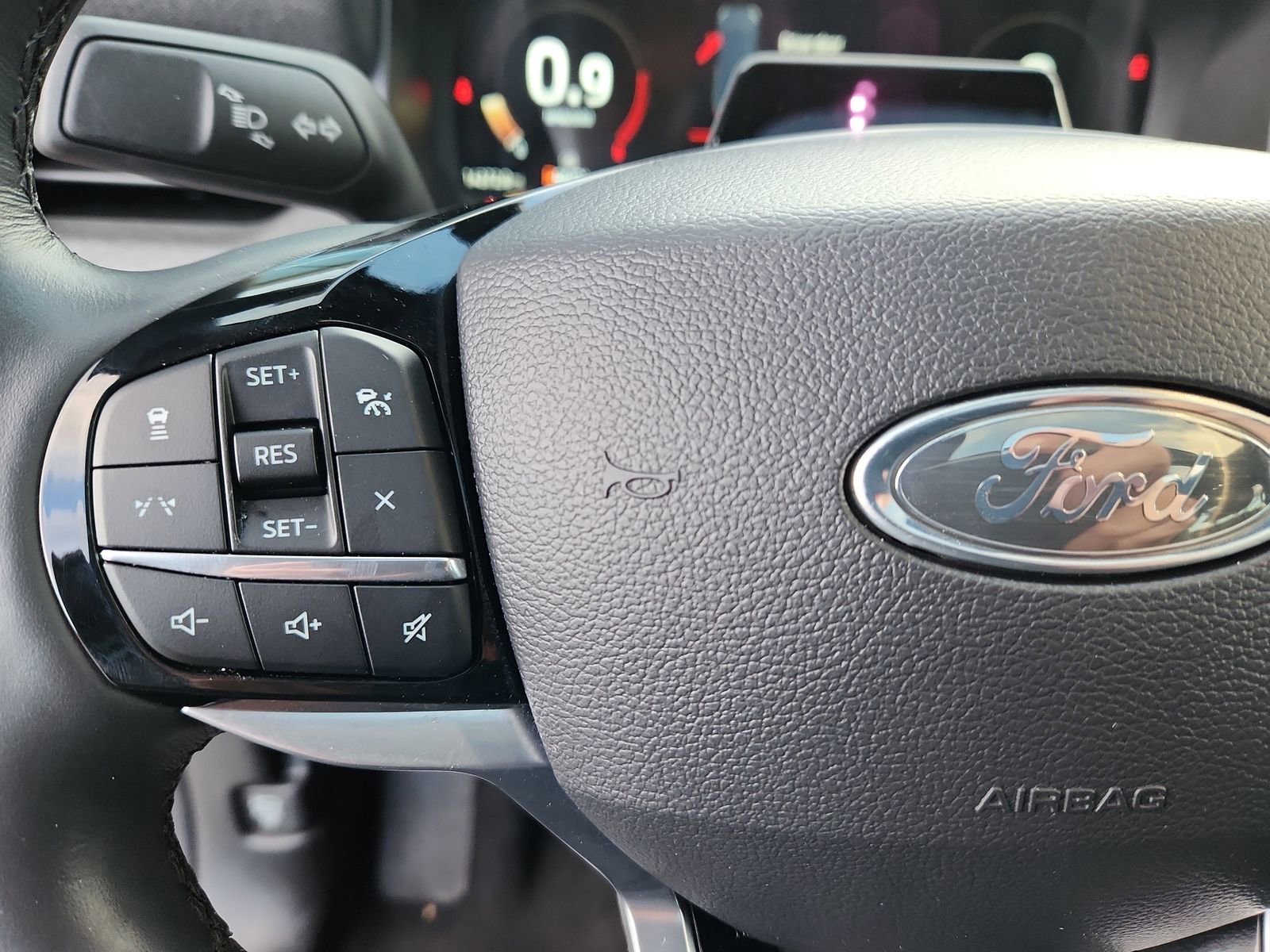 Used 2025 Ford Explorer Platinum w/ LUX Leather Package image 21