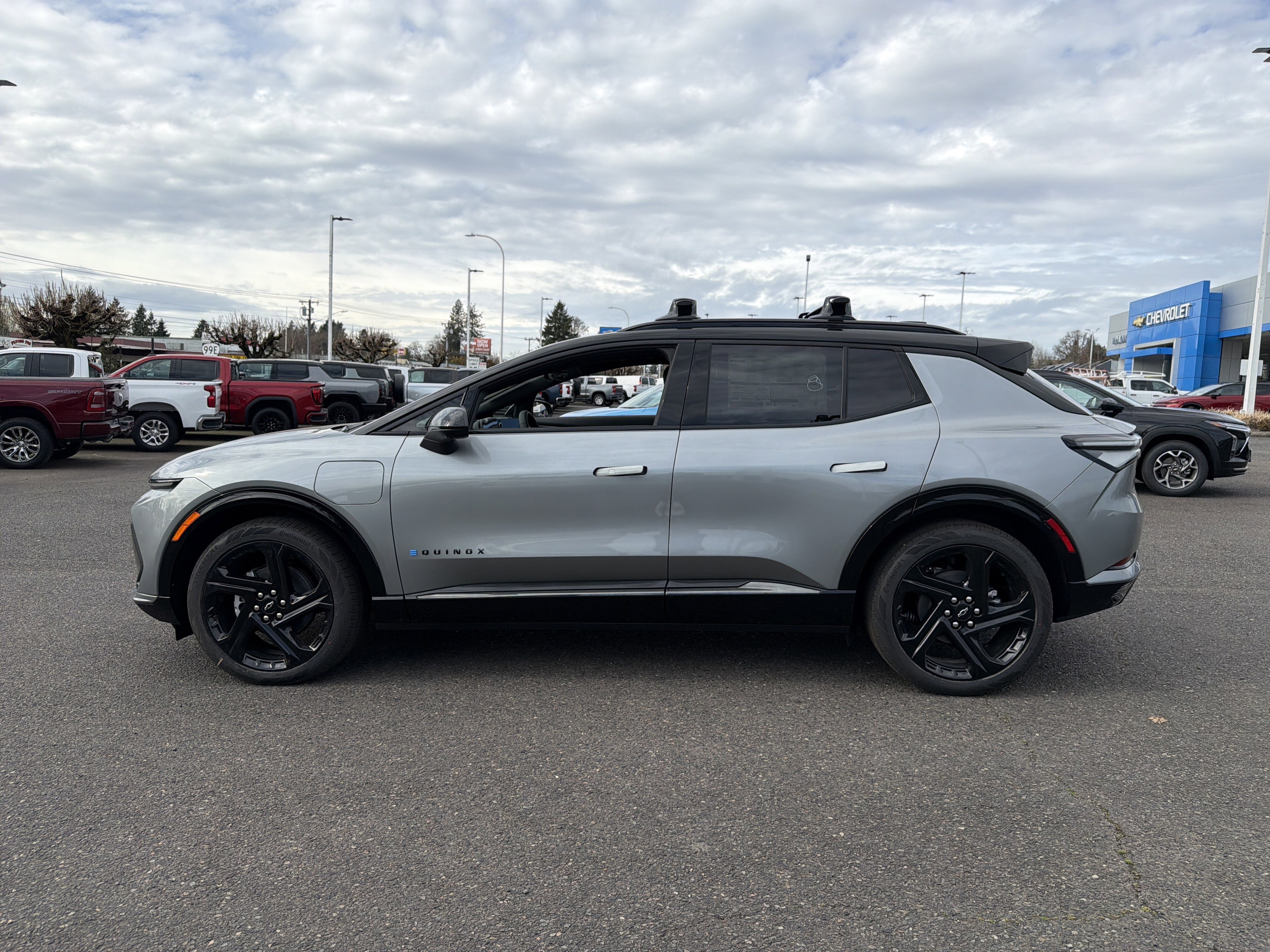 New 2026 Chevrolet Equinox EV RS image 2
