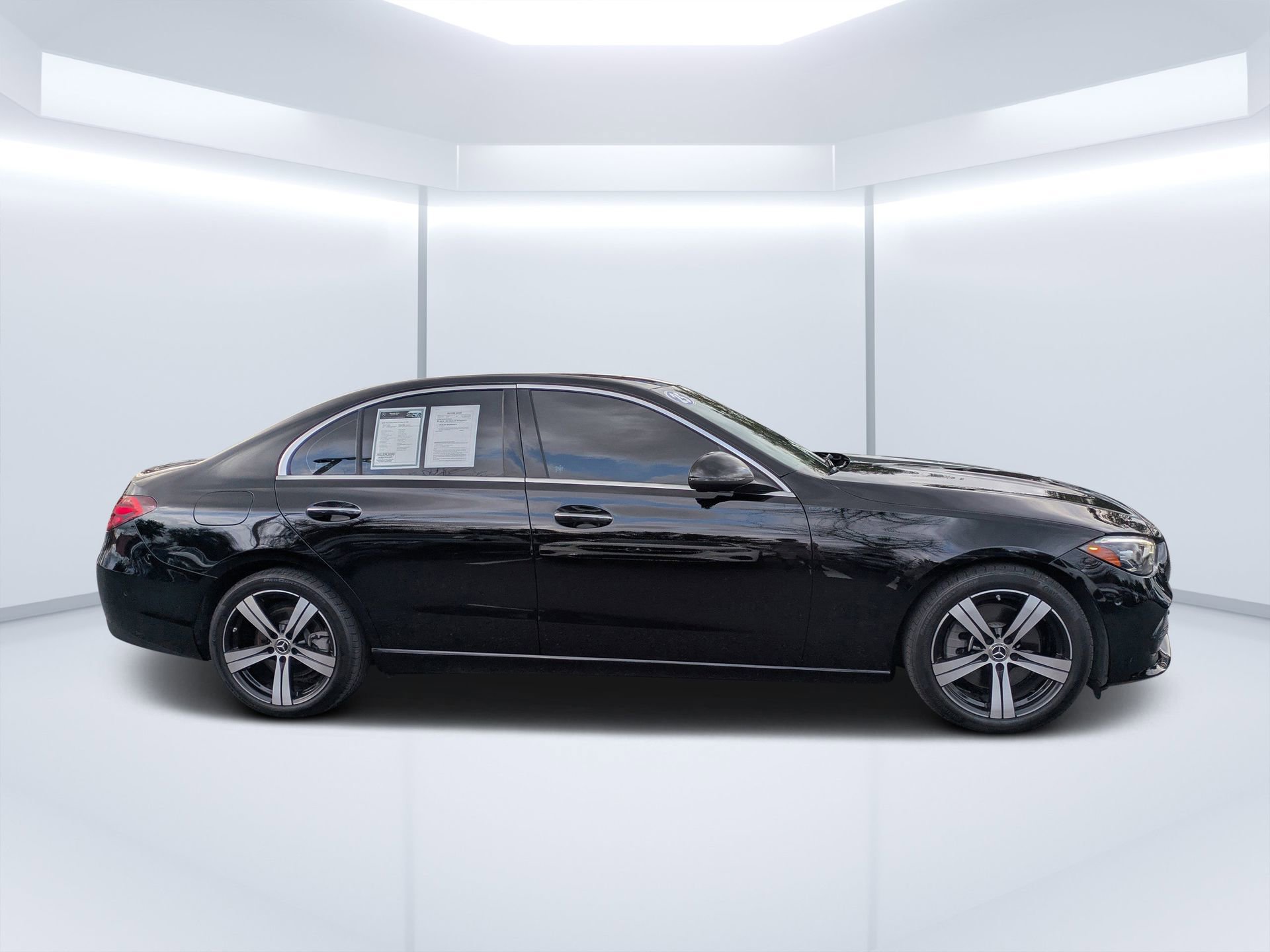 Used 2025 Mercedes-Benz C 300 Sedan image 4