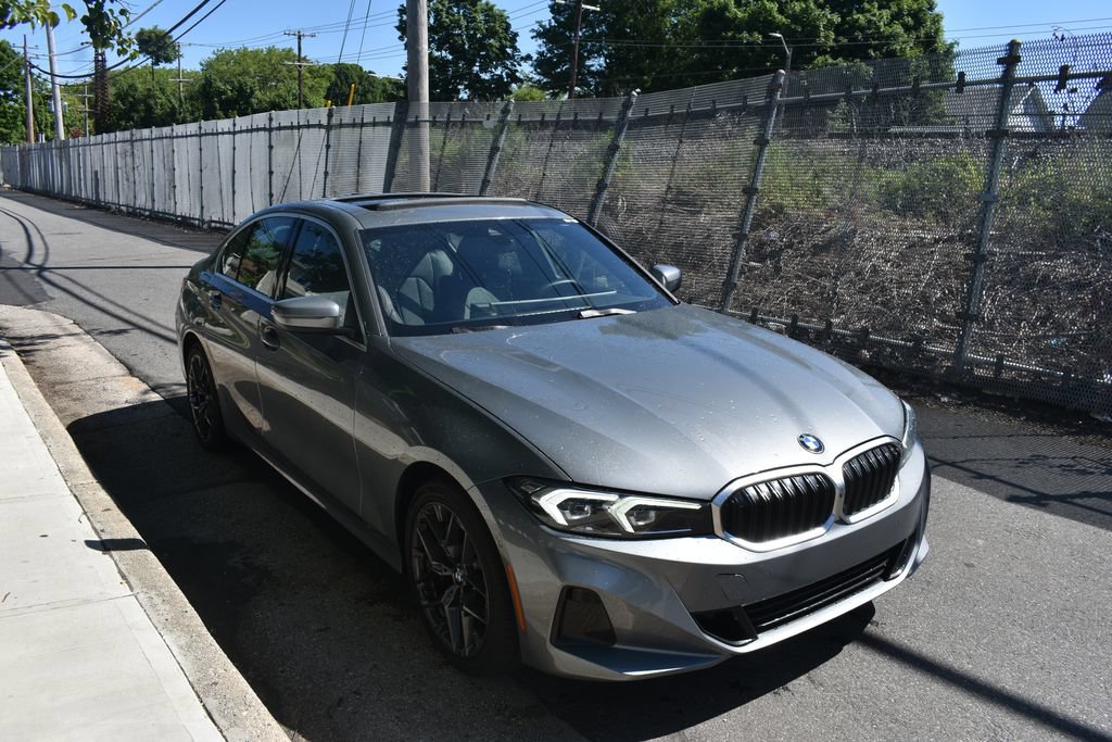 Used 2025 BMW 330i Sedan RWD image 4