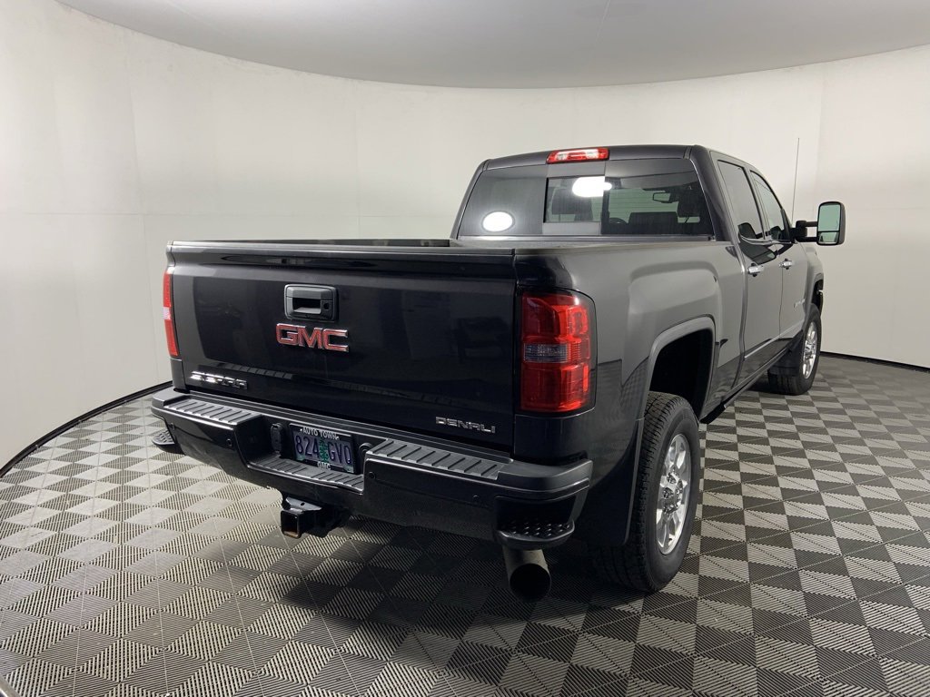 Used 2015 GMC Sierra 3500 Denali image 3