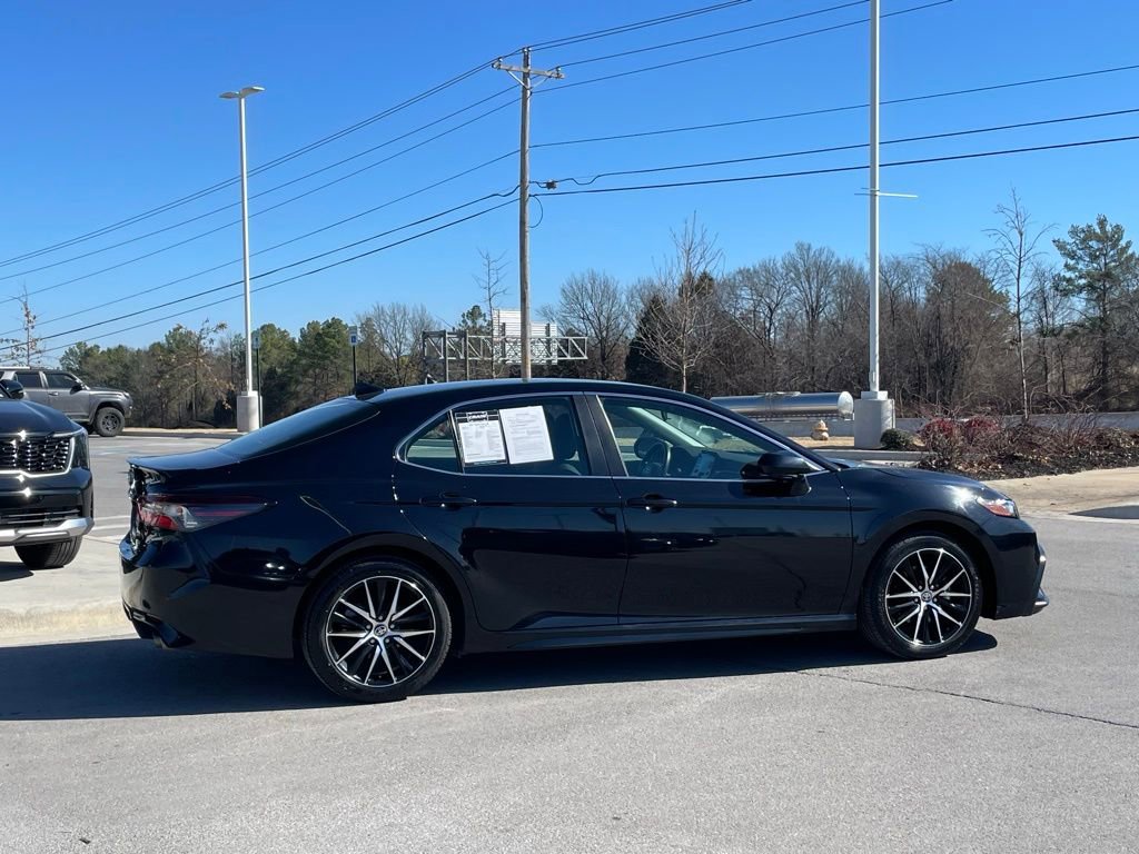 Used 2024 Toyota Camry SE image 8