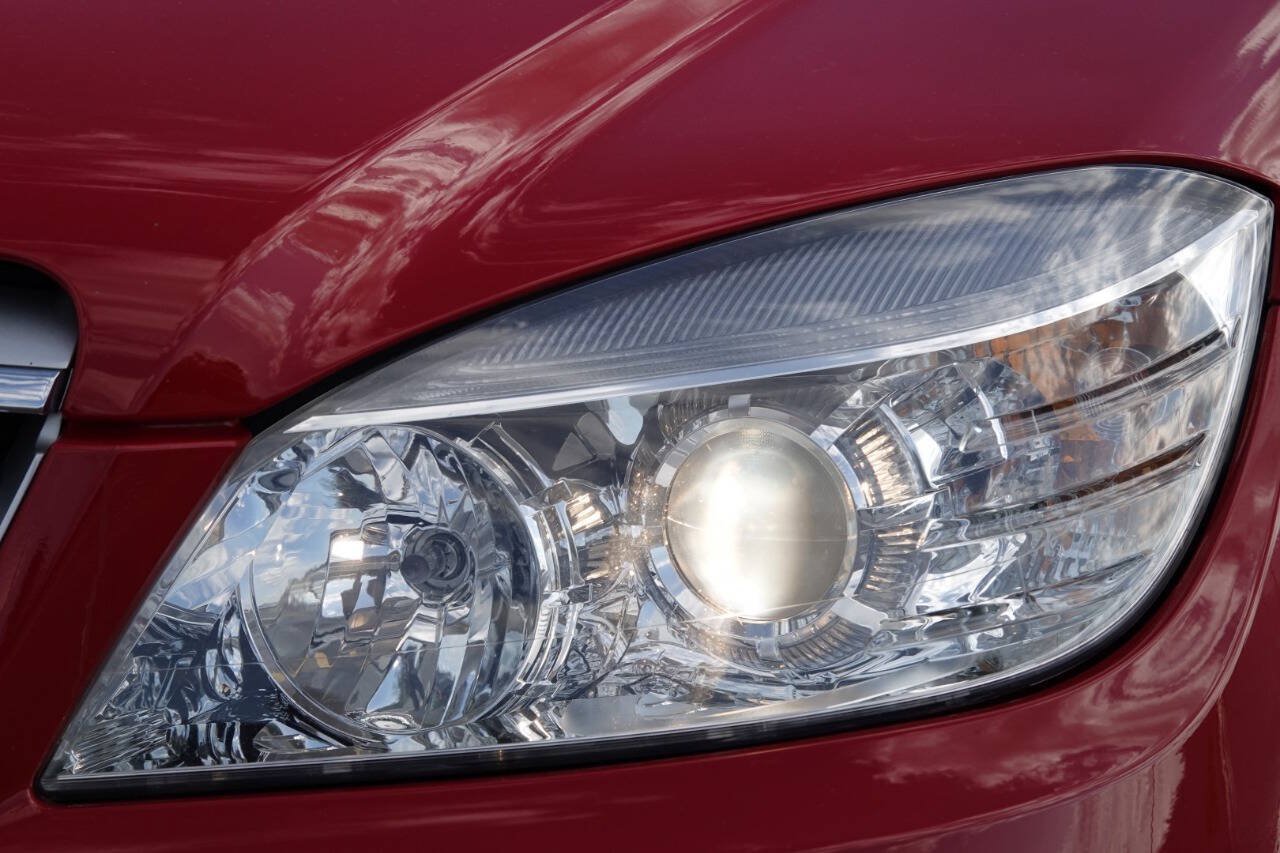 Used 2010 Mercedes-Benz C 300 Sedan image 34