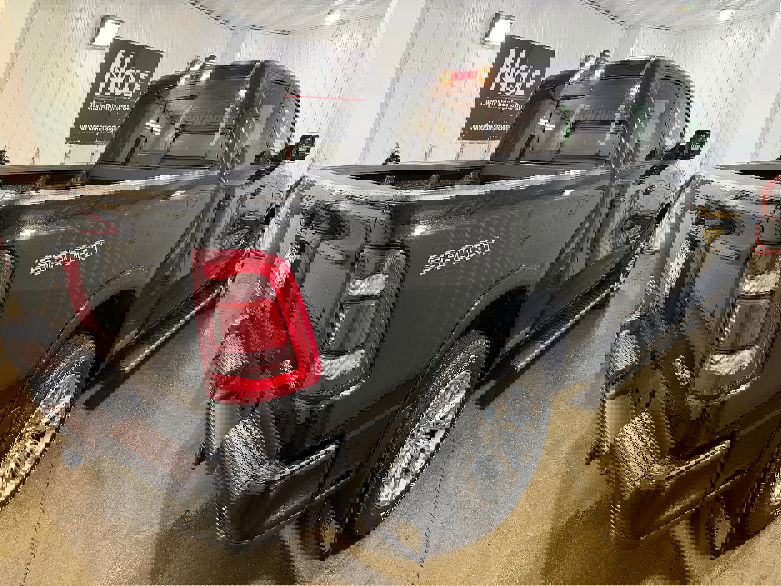 Used 2022 RAM 1500 Laramie w/ Sport Appearance Package image 6