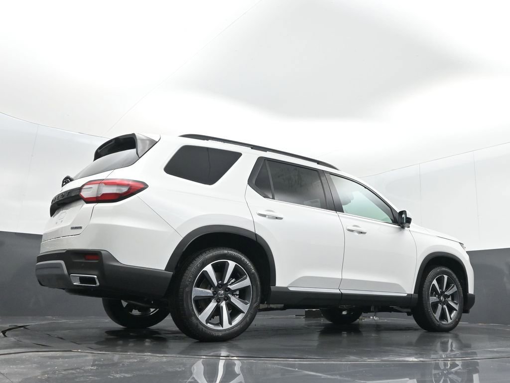 New 2025 Honda Pilot Touring image 23
