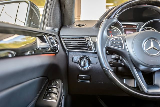 Used 2017 Mercedes-Benz GLS 450 4MATIC image 31
