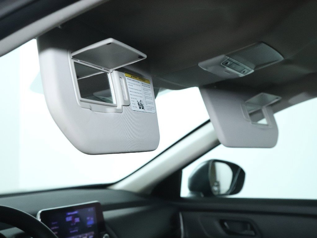 Used 2024 Nissan Rogue S image 19