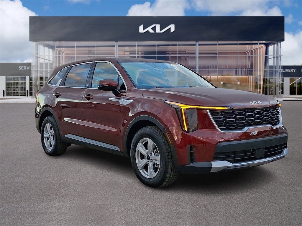 Certified 2025 Kia Sorento LX image 1