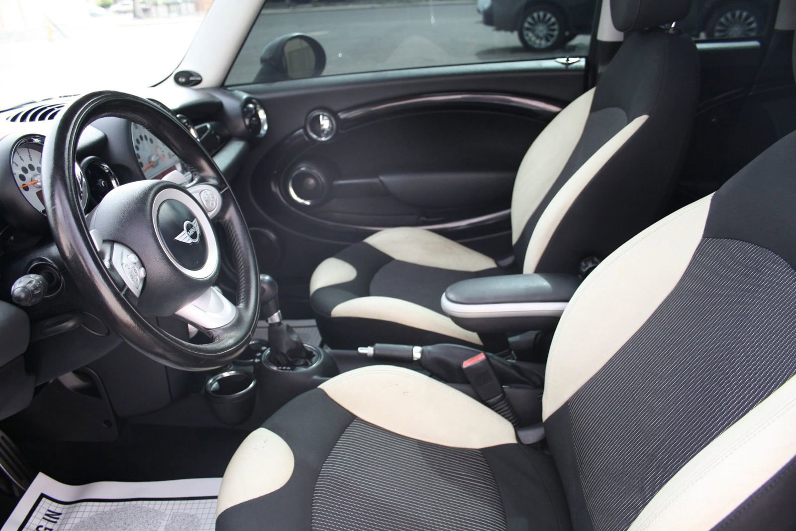 Used 2010 MINI Cooper Clubman S image 13