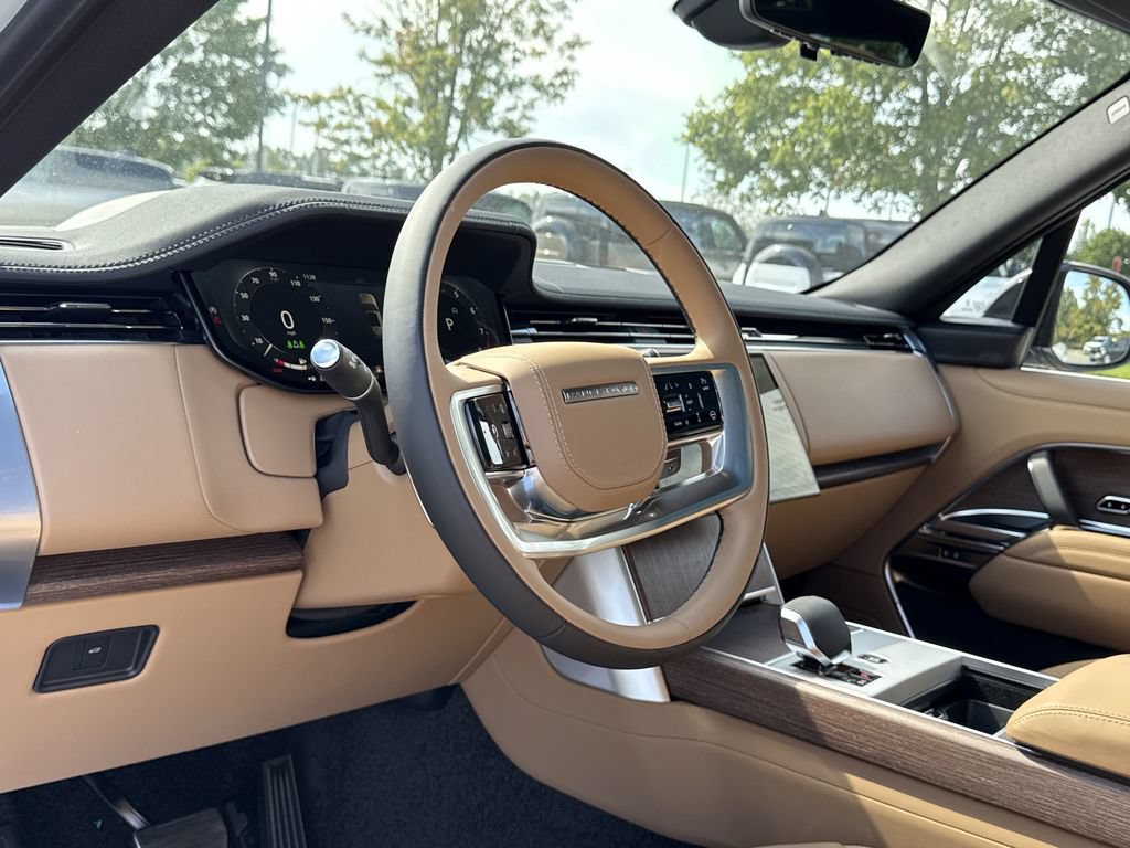 New 2025 Land Rover Range Rover SE AWD/4WD image 10