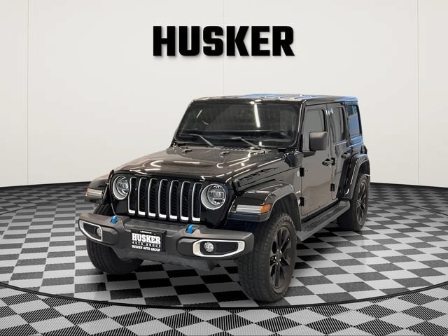 Used 2022 Jeep Wrangler Unlimited Sahara w/ Cold Weather Group AWD/4WD image 4