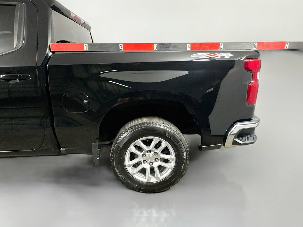 Used 2023 Chevrolet Silverado 1500 LT AWD/4WD image 33