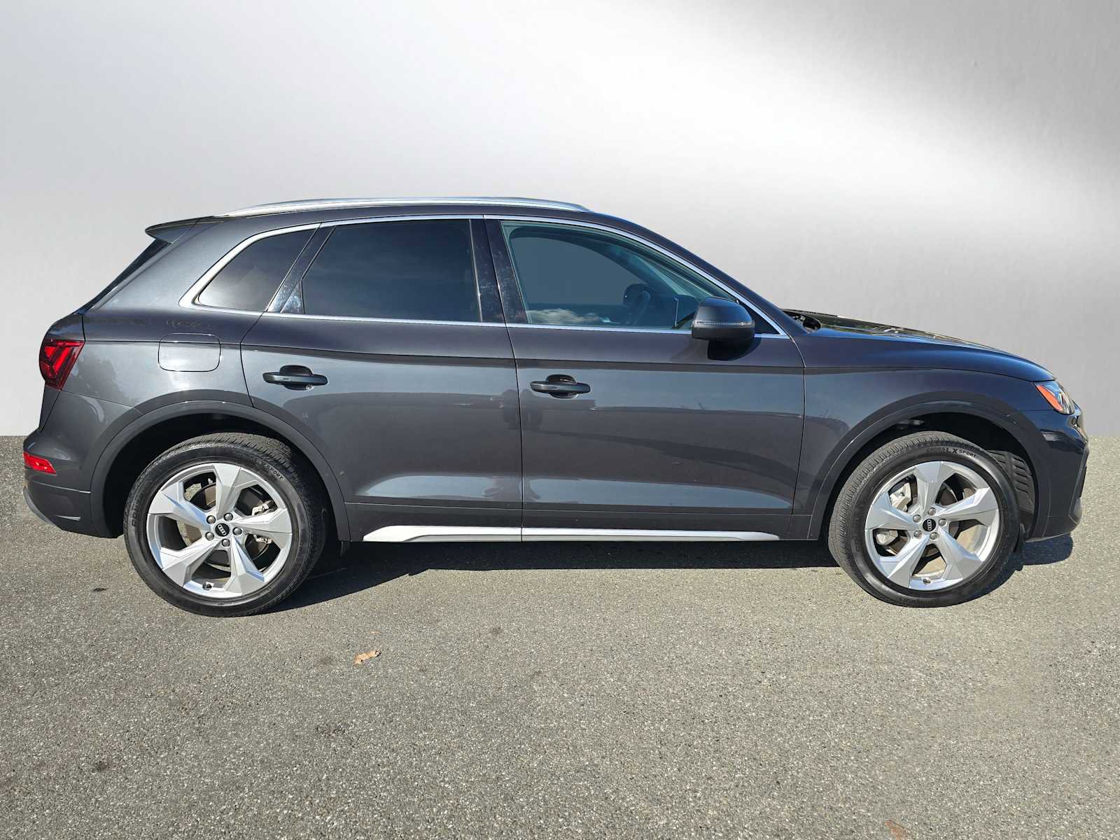 Used 2021 Audi Q5 Premium Plus image 2