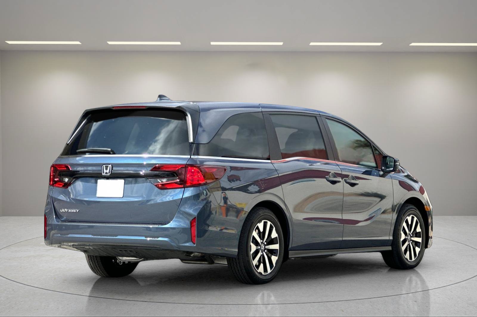 New 2026 Honda Odyssey EX-L image 3