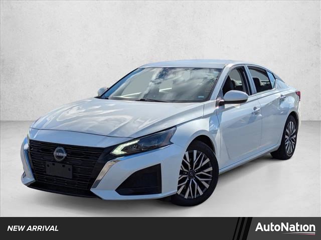 Used 2023 Nissan Altima 2.5 SV image 1