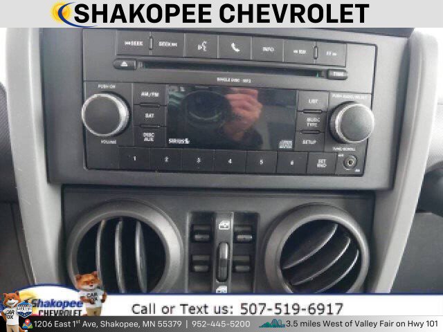 Used 2010 Jeep Wrangler Unlimited Rubicon AWD/4WD image 19