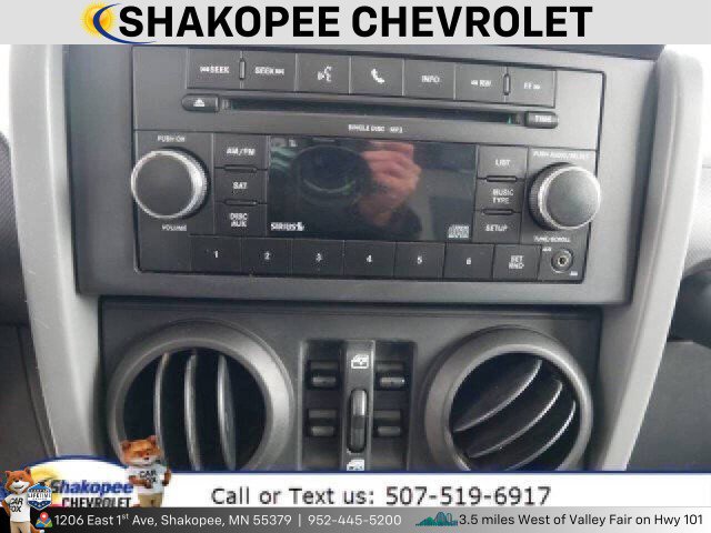 Used 2010 Jeep Wrangler Unlimited Rubicon image 19