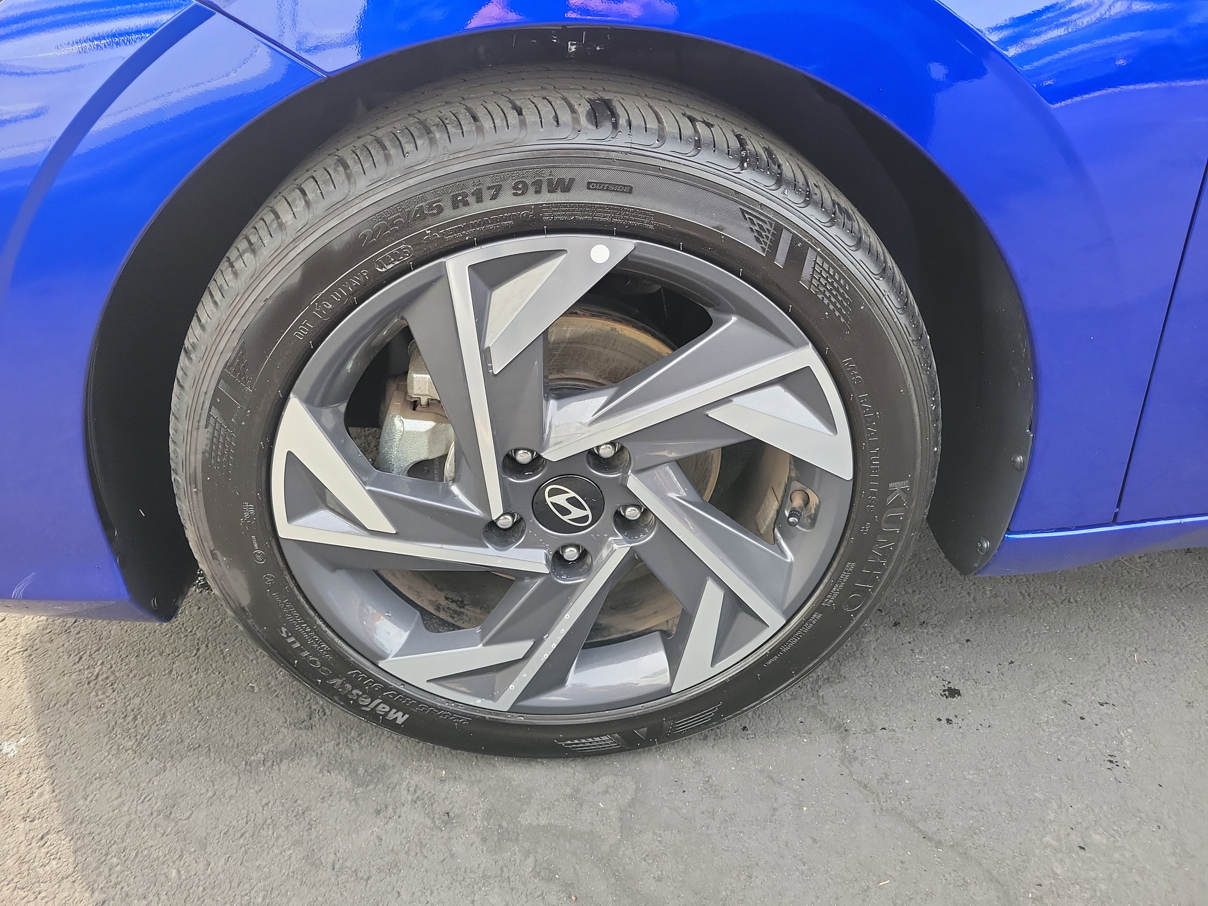 Certified 2025 Hyundai Elantra Sport image 32