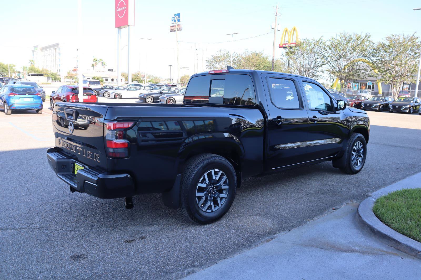New 2026 Nissan Frontier SV w/ SV Convenience Package RWD image 11