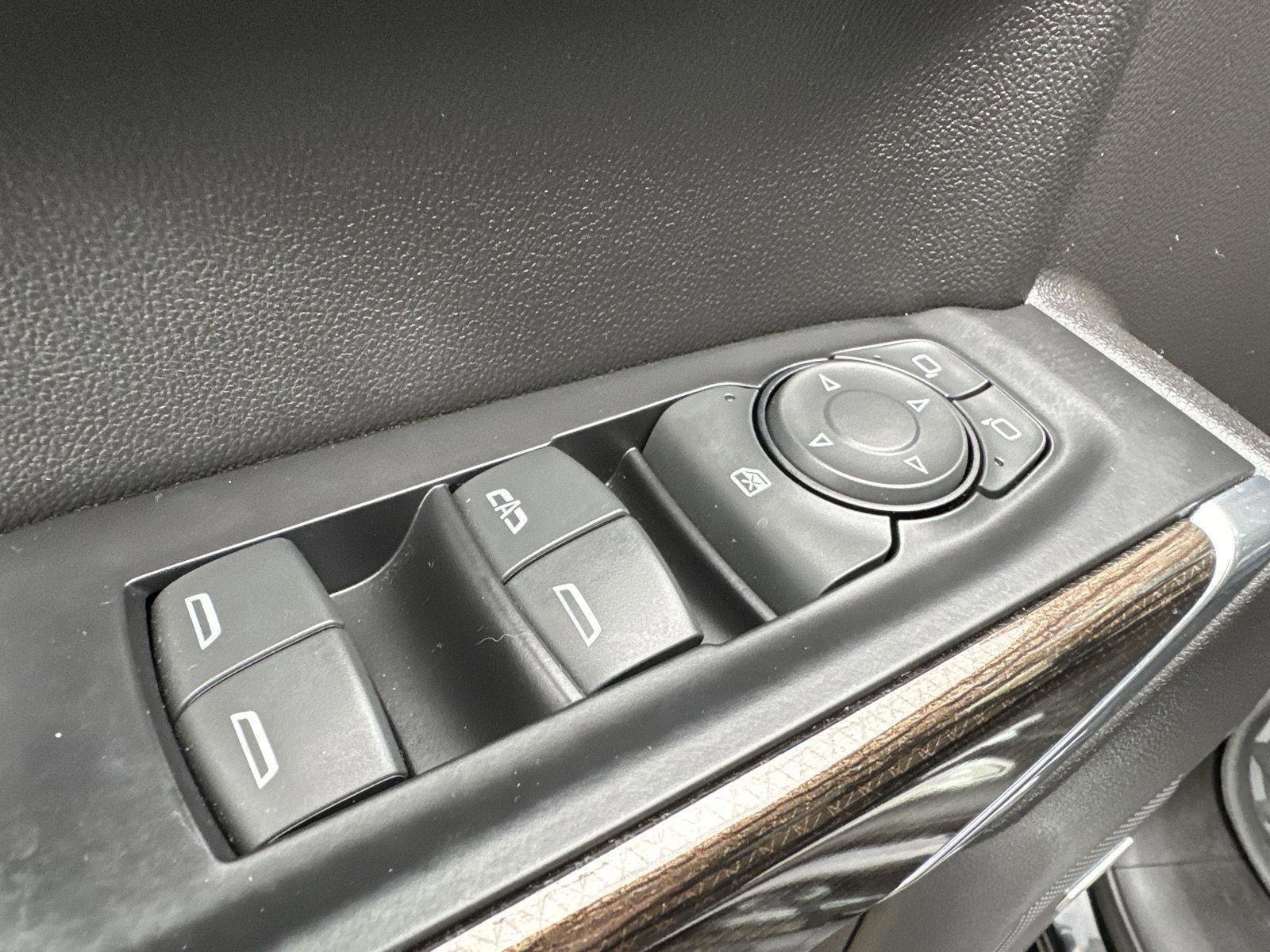 Used 2021 Chevrolet Silverado 1500 LT Trail Boss w/ LT Trail Boss Premium Package image 7