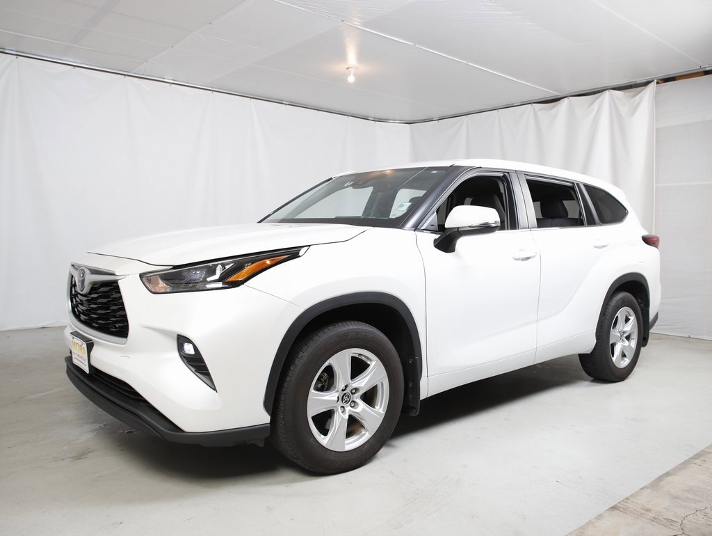 Used 2024 Toyota Highlander LE image 20